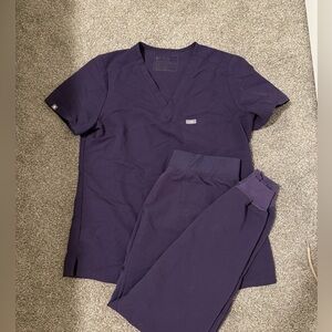 FIGS purple shadow set size small